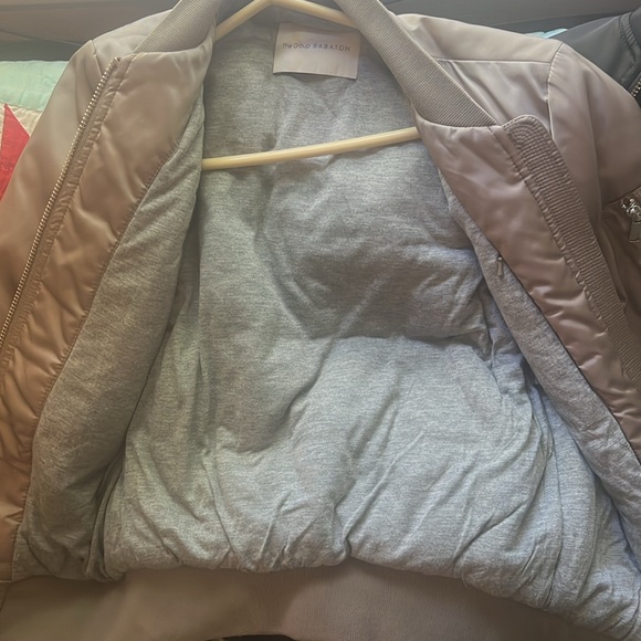 Aritzia The Group Babaton Gilman Bomber - Picture 9 of 10